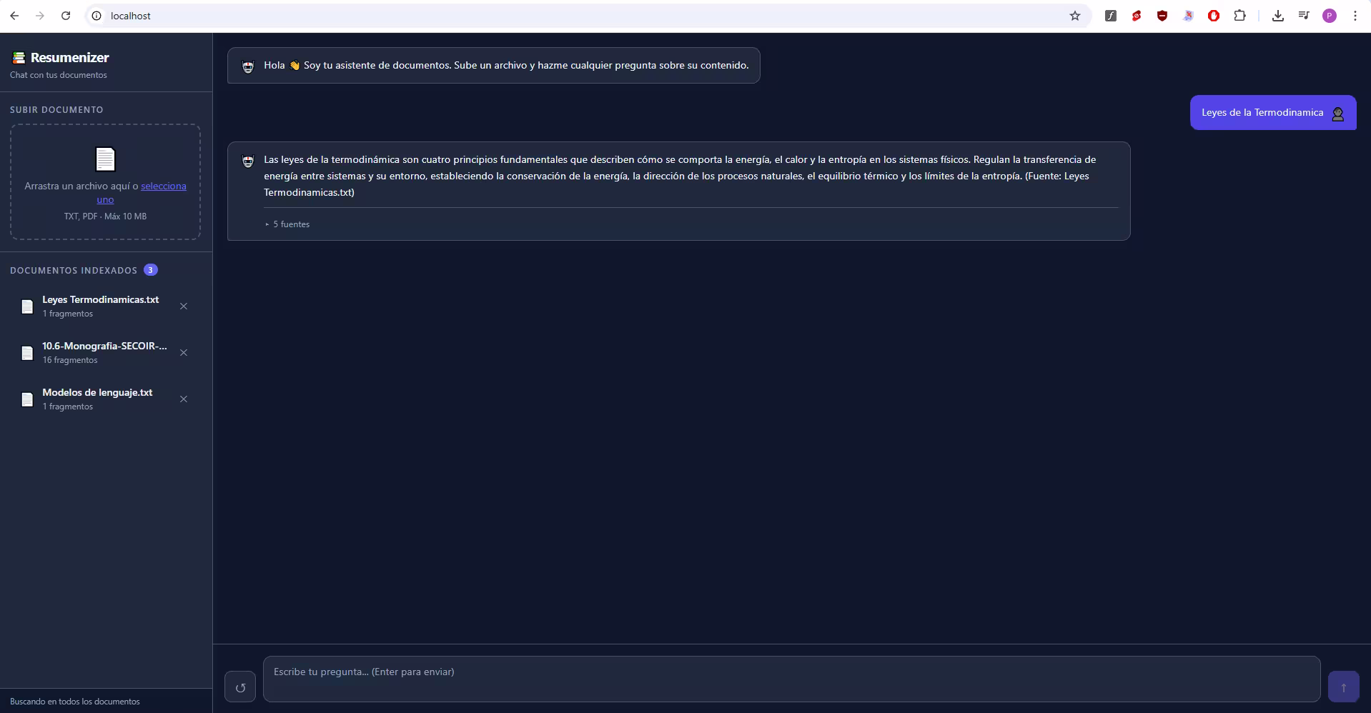 Respuesta con fuentes — fragmentos colapsables con score de relevancia semántica